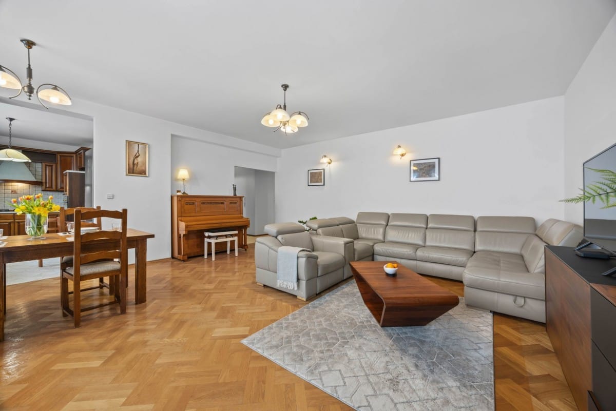 Mieszkanie 4 pokojowe na Sprzedaż