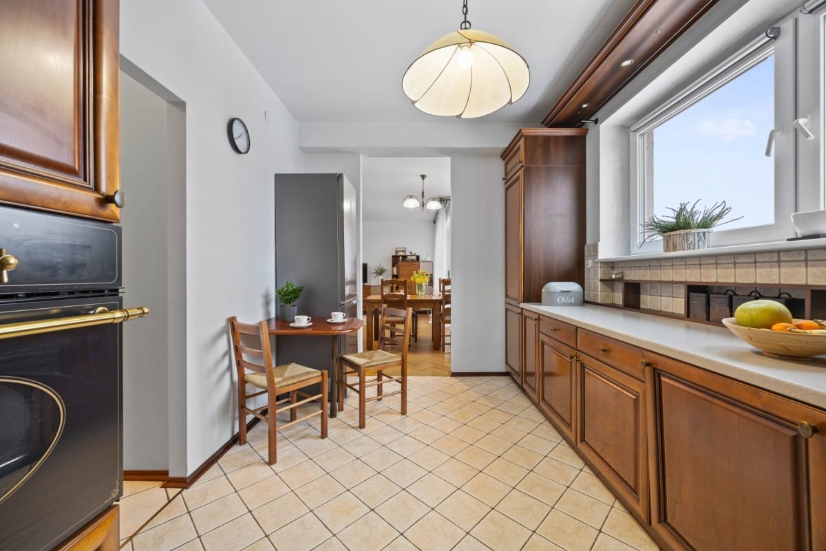 Mieszkanie 4 pokojowe na Sprzedaż