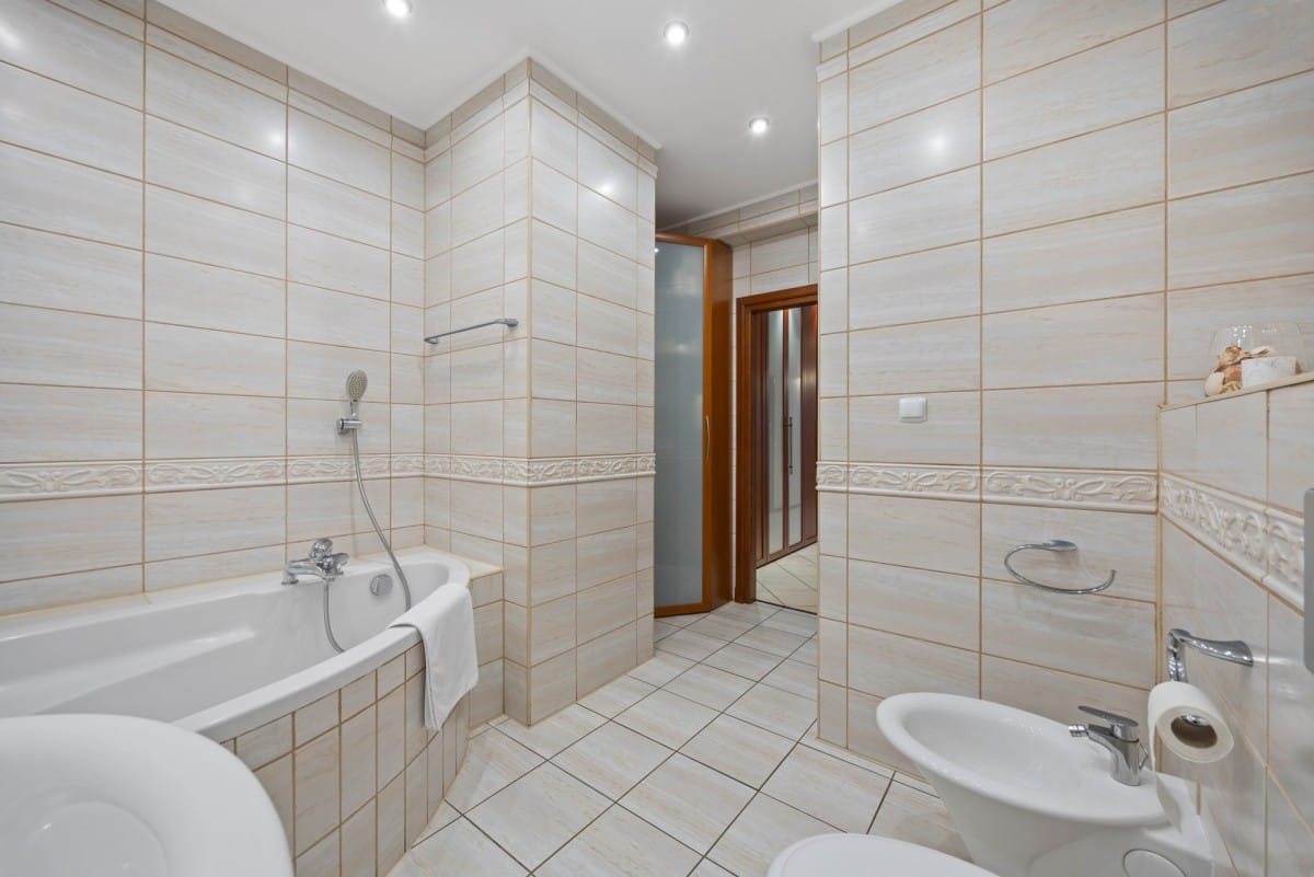 Mieszkanie 4 pokojowe na Sprzedaż