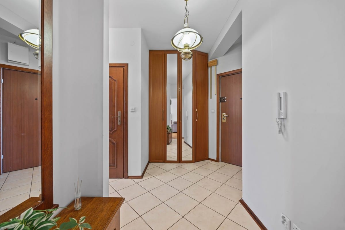 Mieszkanie 4 pokojowe na Sprzedaż