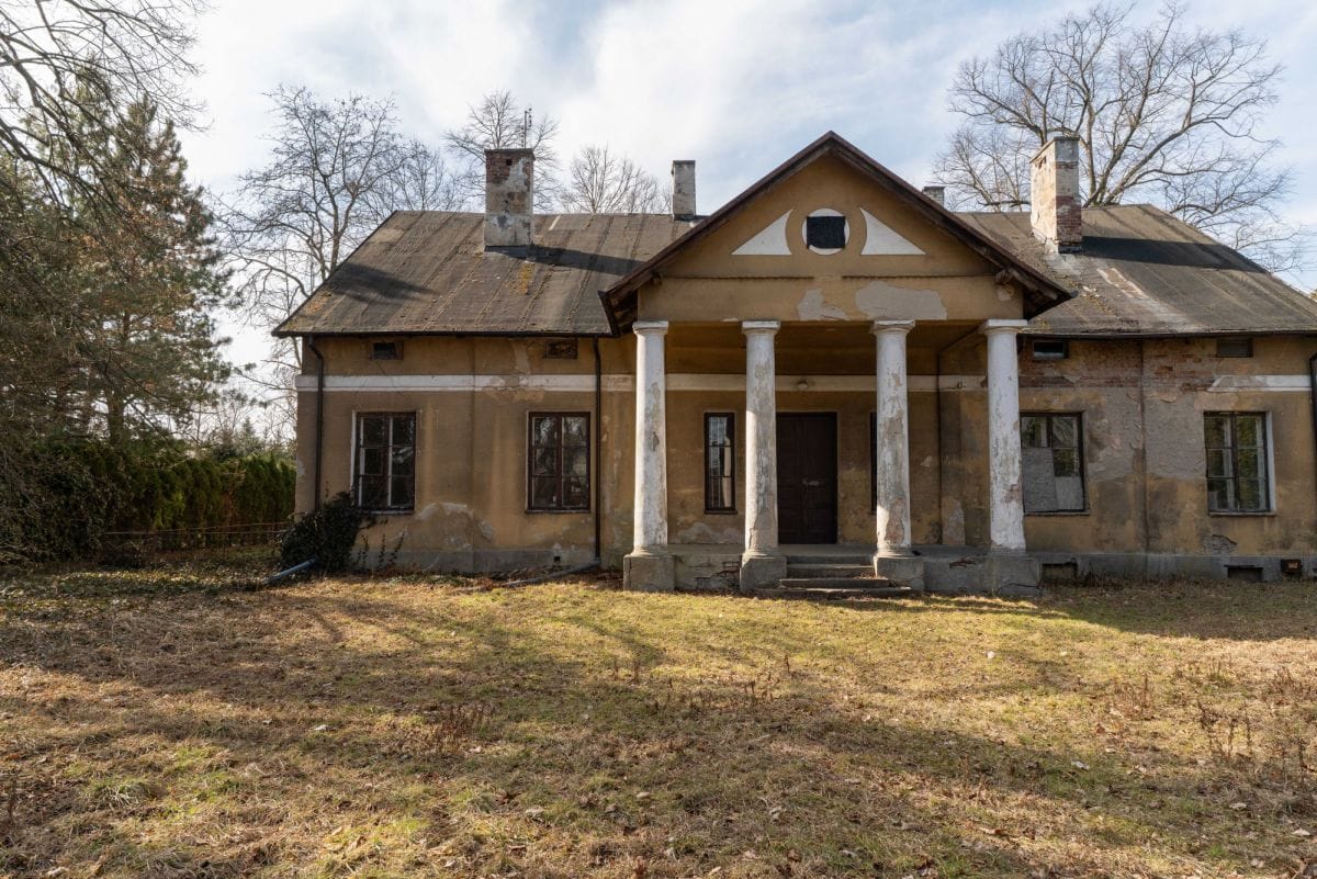 Dom 10 pokojowe na Sprzedaż