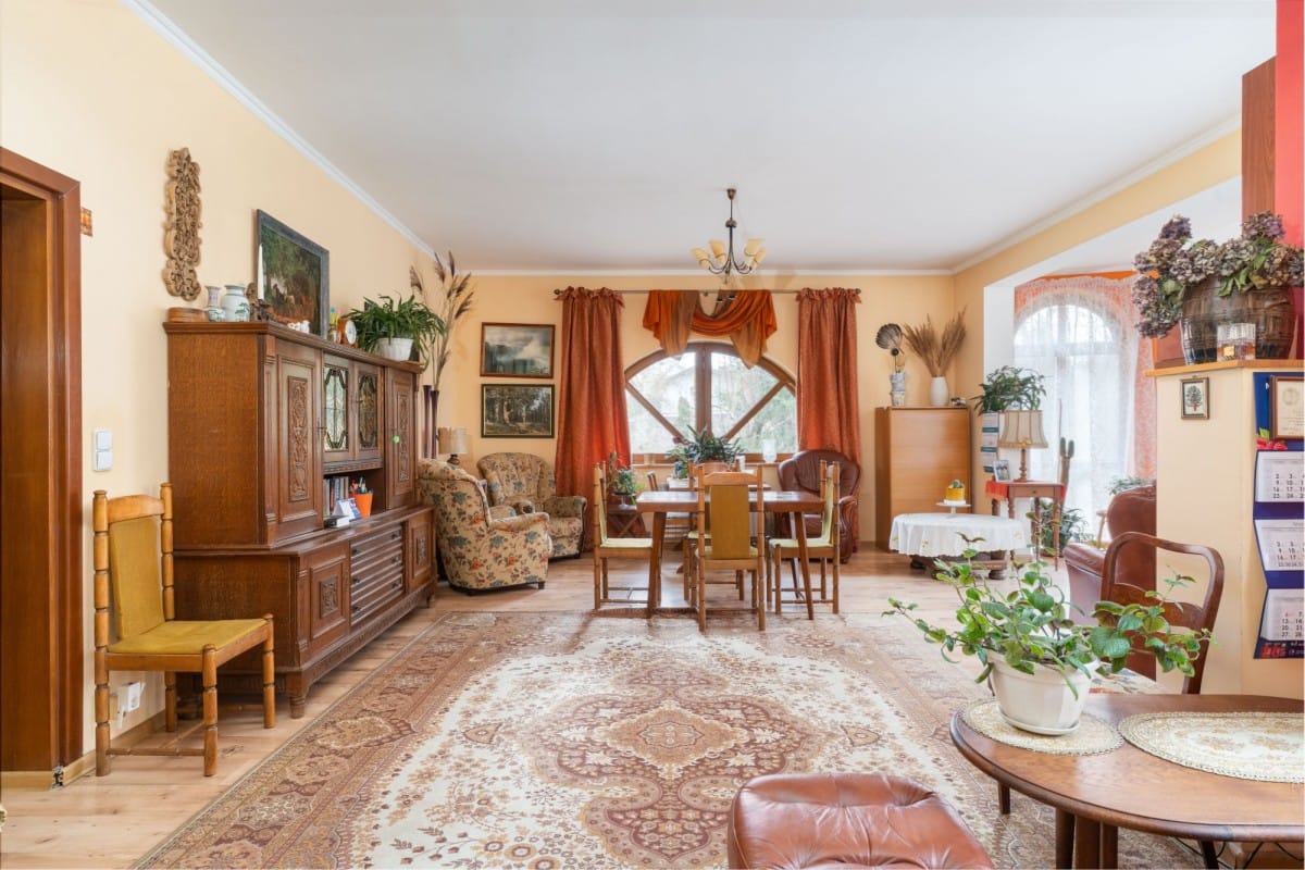 Dom 20 pokojowe na Sprzedaż