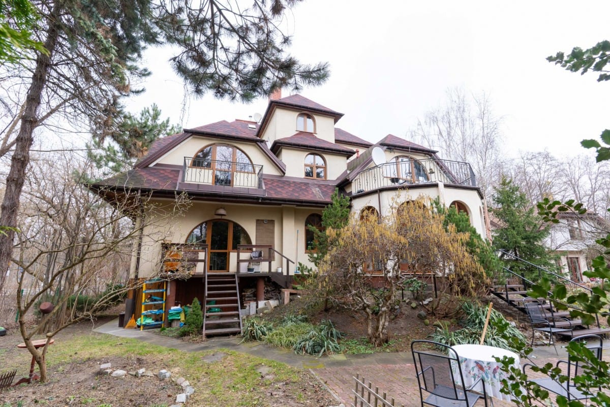 Dom 20 pokojowe na Sprzedaż