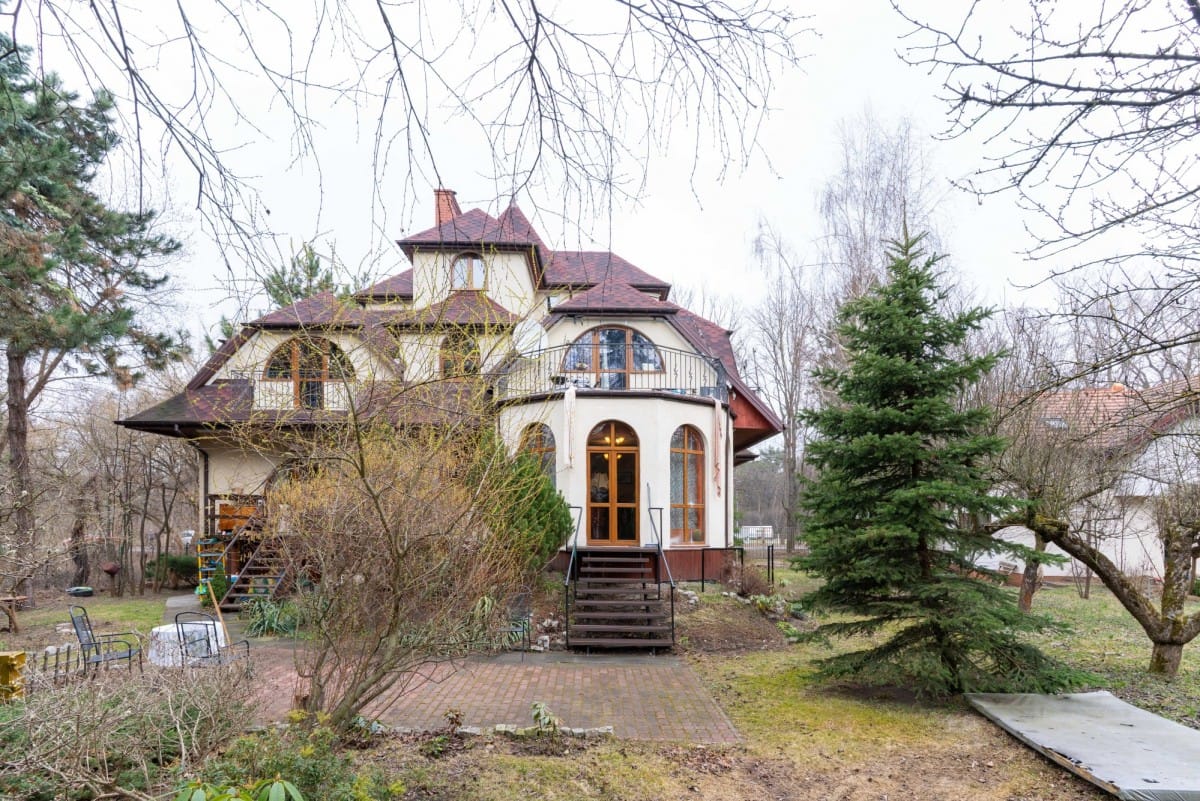 Dom 20 pokojowe na Sprzedaż