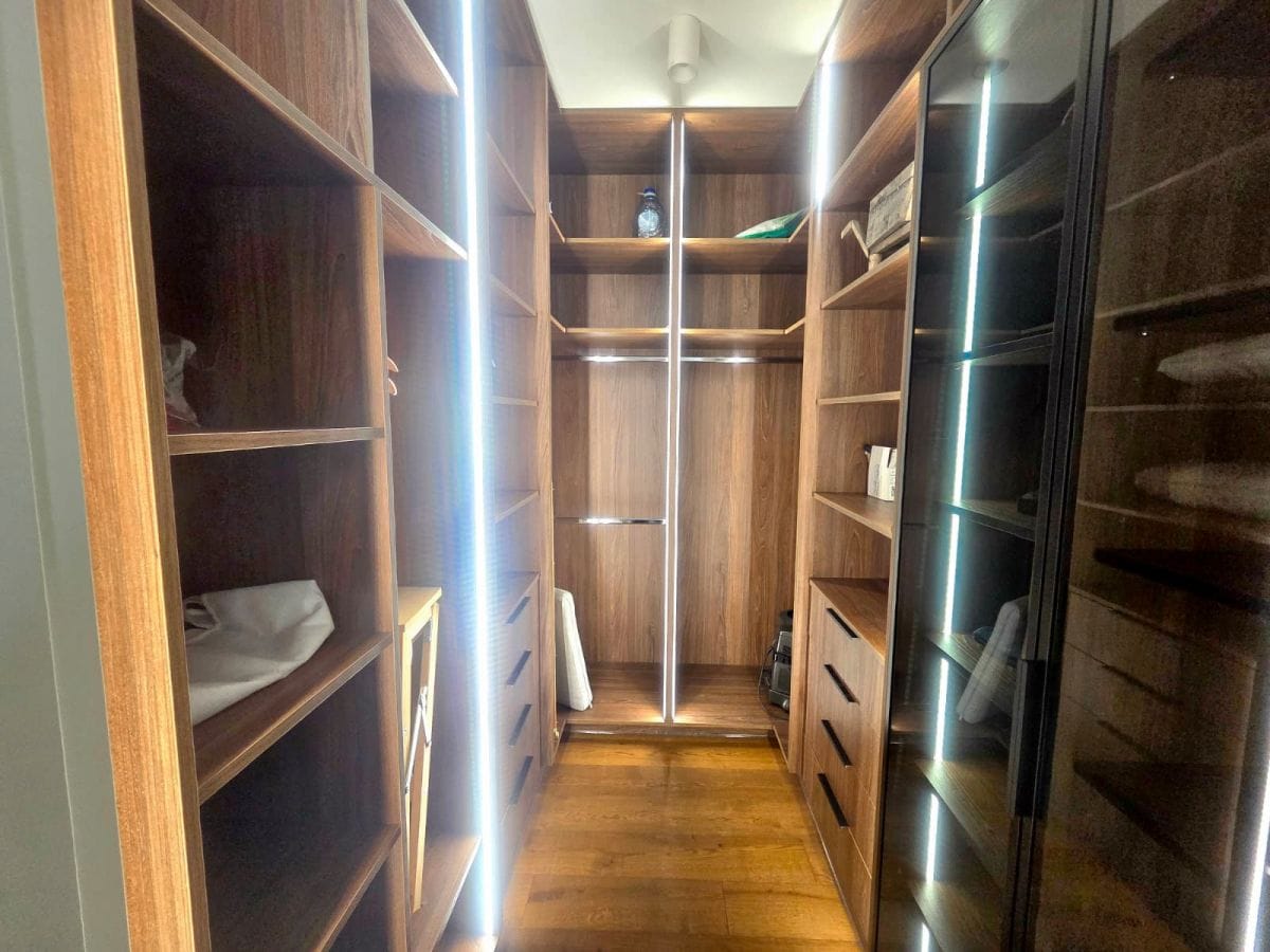 Mieszkanie 4 pokojowe na Sprzedaż