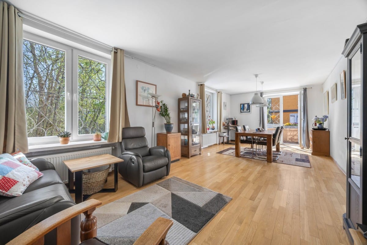 Dom 4 pokojowe na Sprzedaż