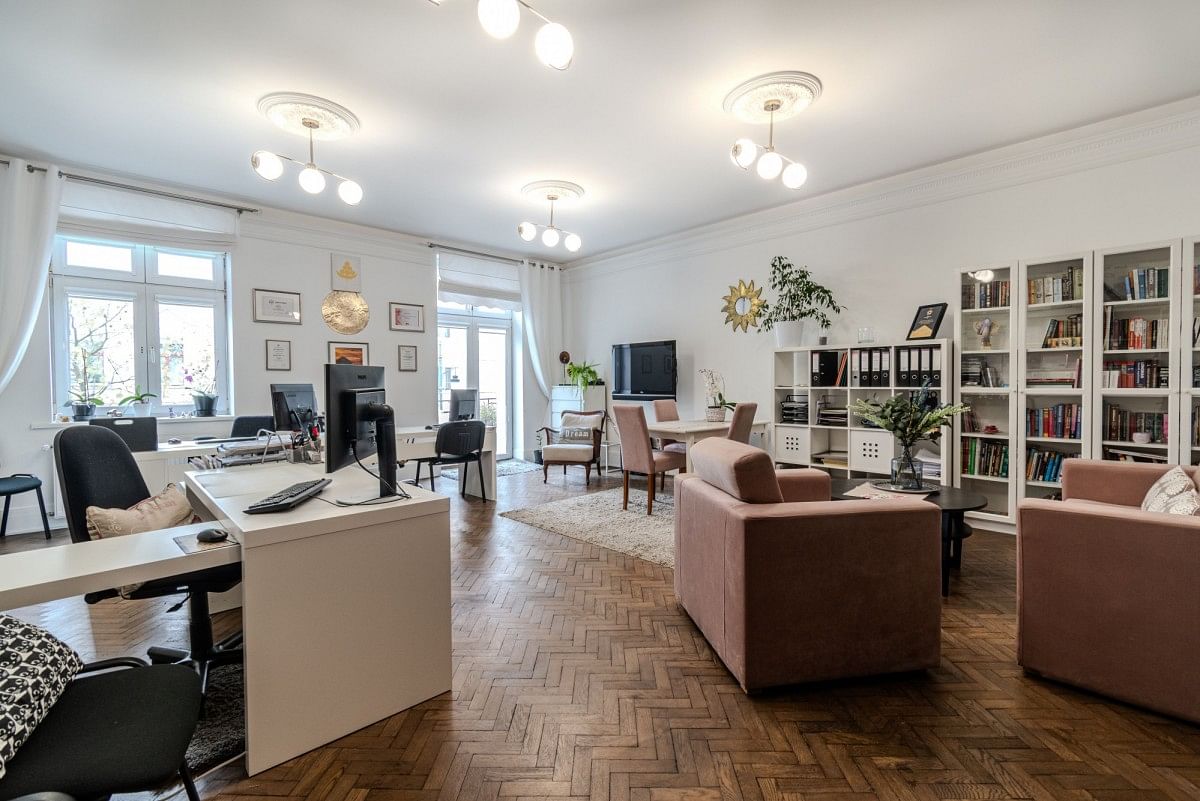 Lokal użytkowy  pokojowe na Sprzedaż