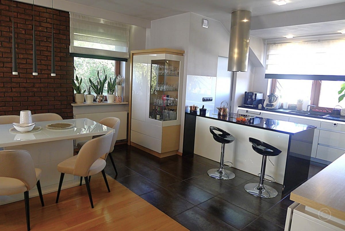 Dom  pokojowe na Sprzedaż