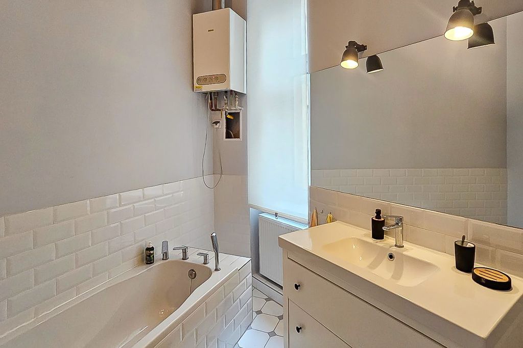 Mieszkanie 4 pokojowe na Sprzedaż