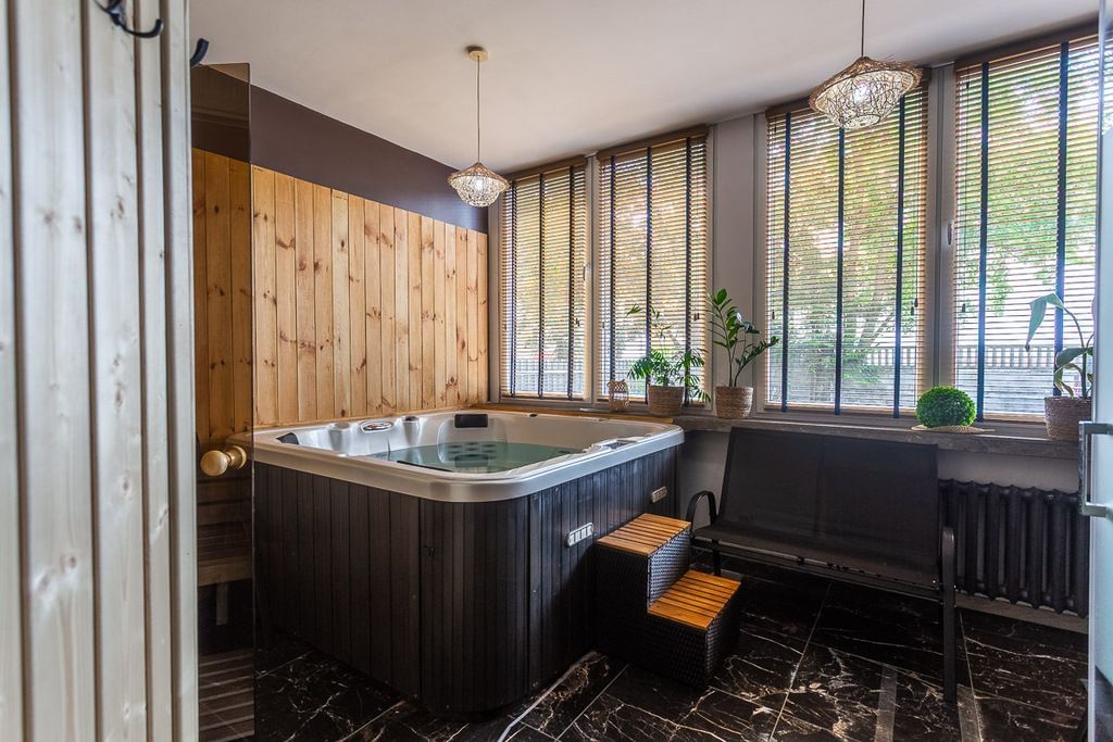 Lokal użytkowy  pokojowe na Sprzedaż