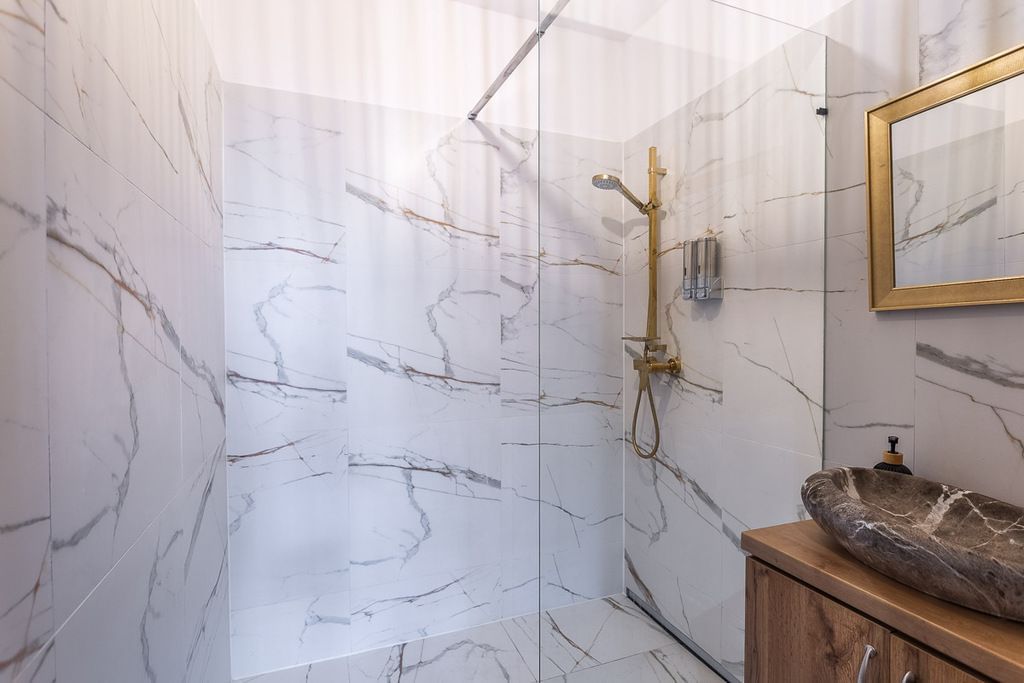 Lokal użytkowy  pokojowe na Sprzedaż