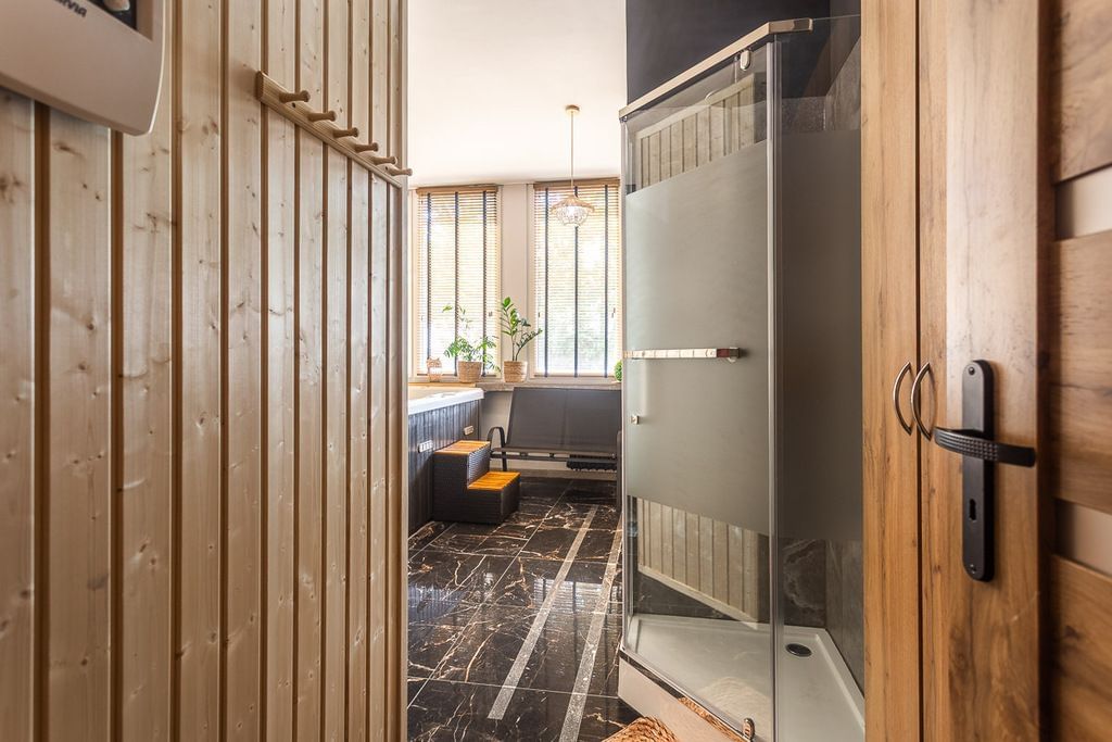 Lokal użytkowy  pokojowe na Sprzedaż