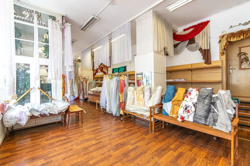 Lokal użytkowy  pokojowe na Sprzedaż