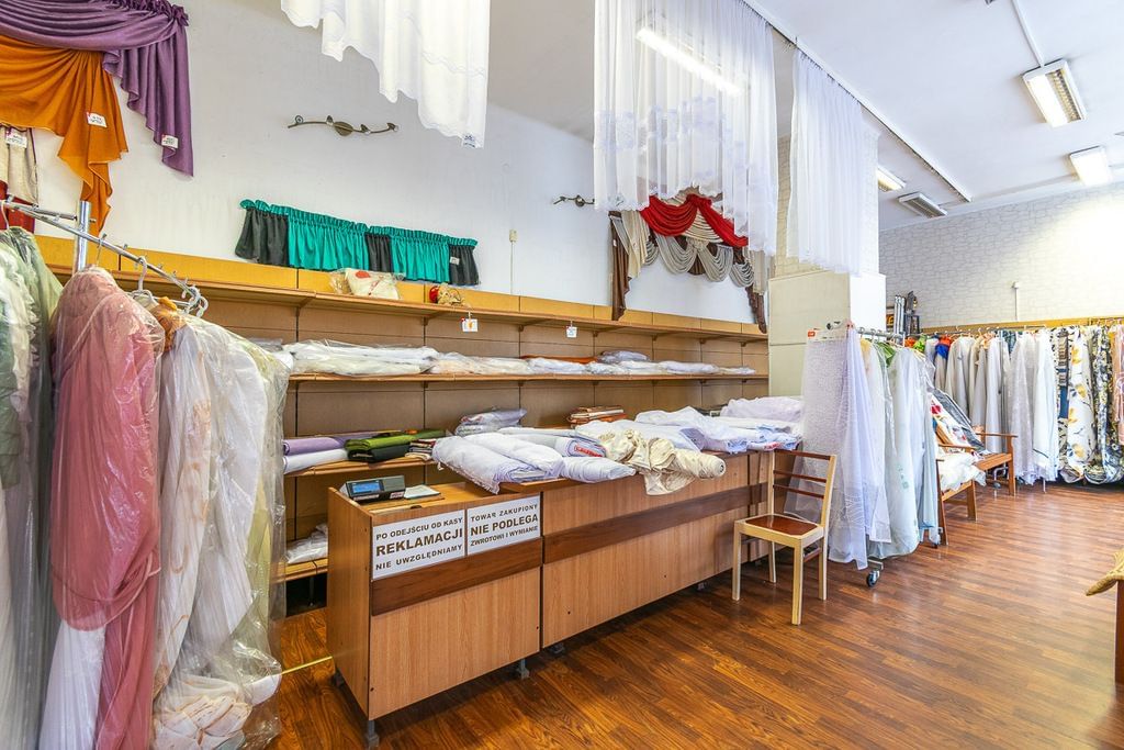 Lokal użytkowy  pokojowe na Sprzedaż