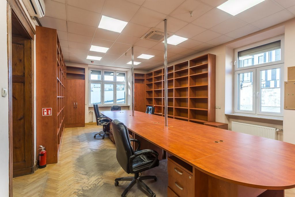 Lokal użytkowy  pokojowe na Sprzedaż