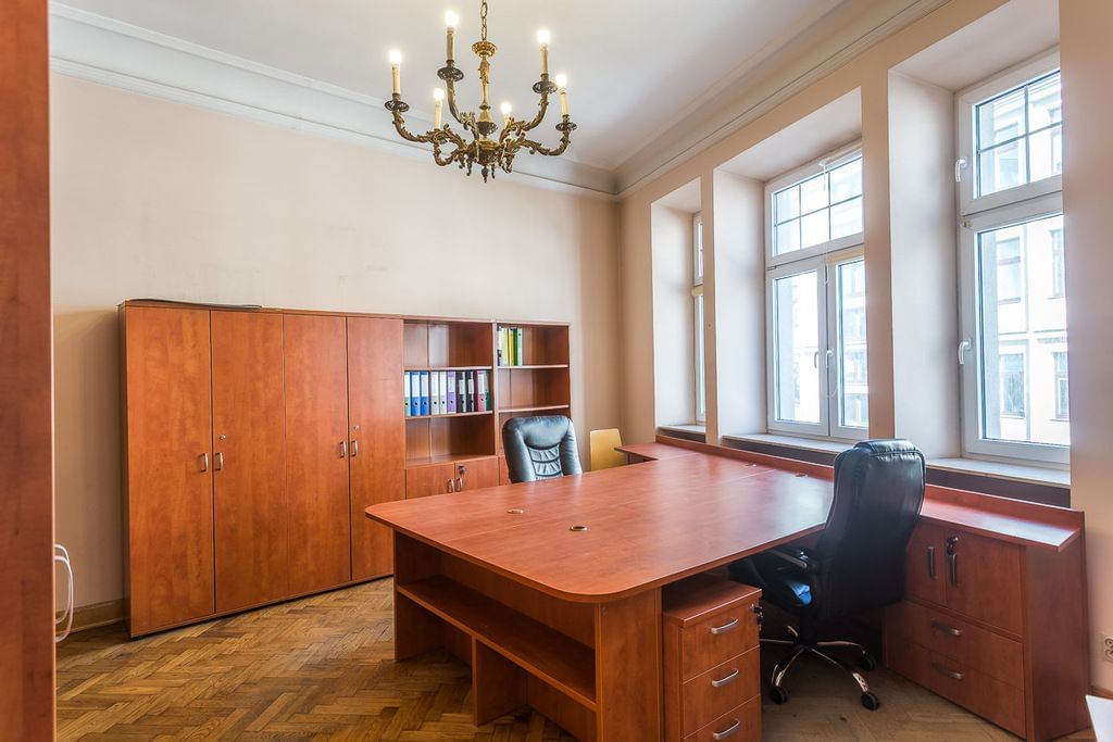 Lokal użytkowy  pokojowe na Sprzedaż