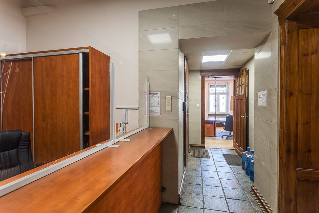 Lokal użytkowy  pokojowe na Sprzedaż