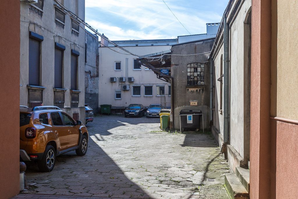 Lokal użytkowy  pokojowe na Sprzedaż