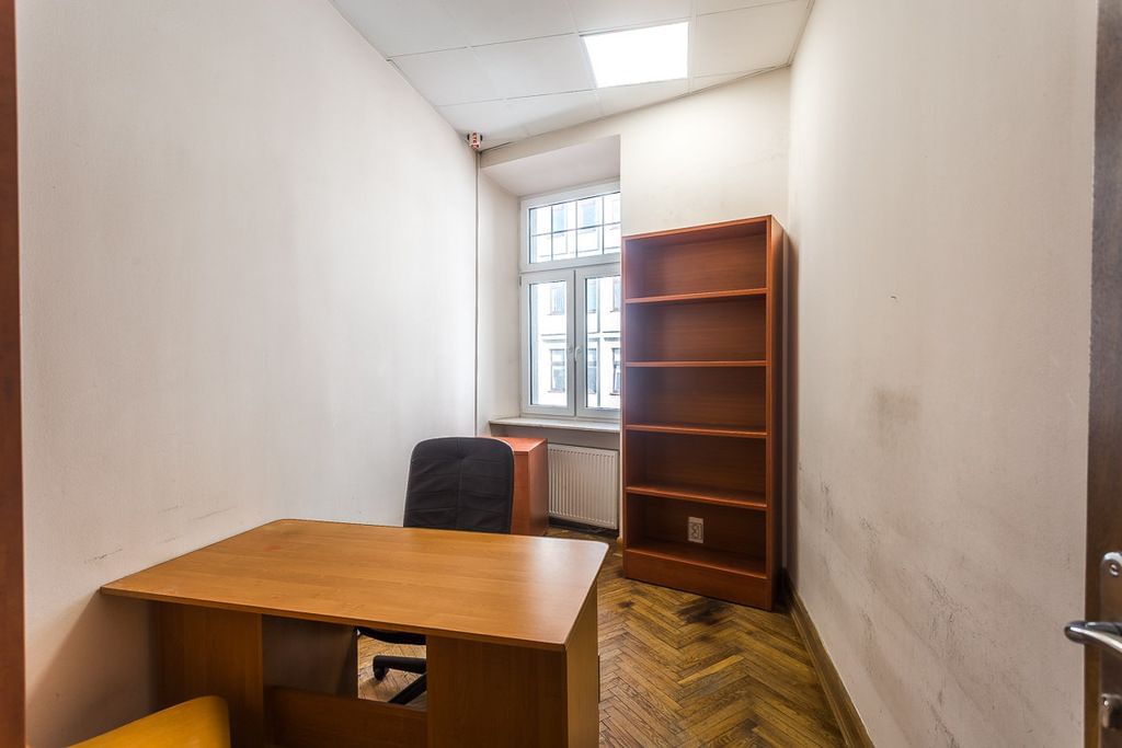 Lokal użytkowy  pokojowe na Sprzedaż