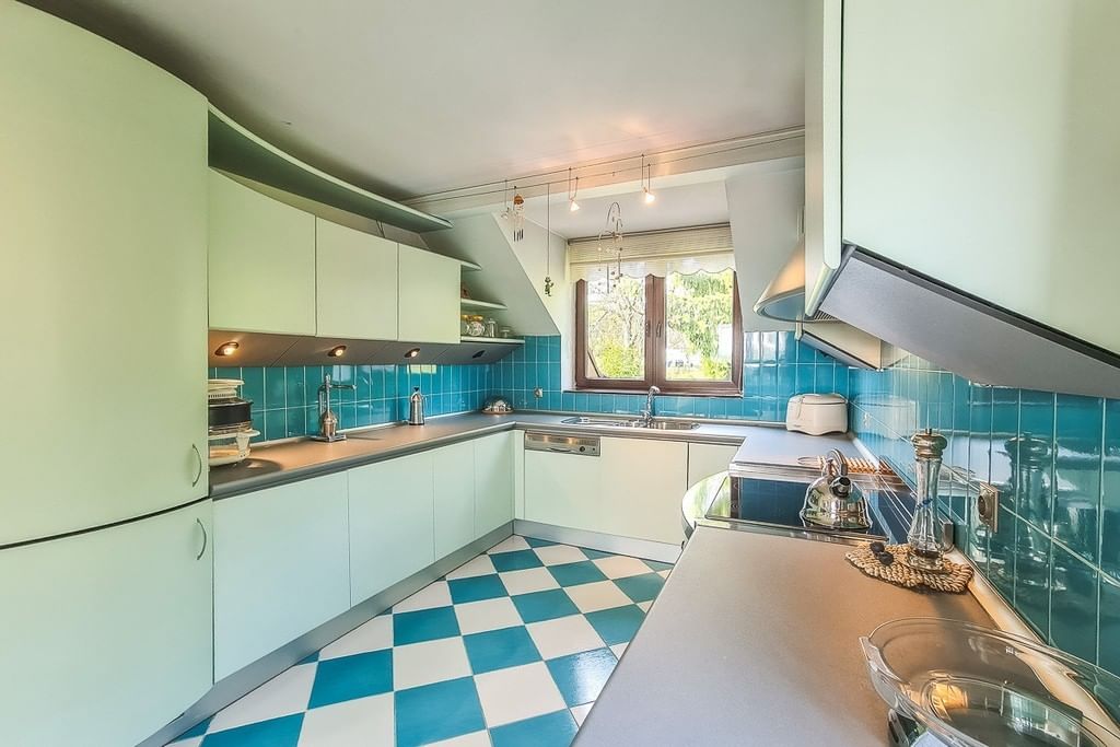 Dom 14 pokojowe na Sprzedaż