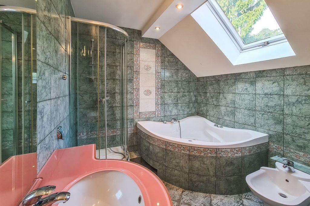 Dom 14 pokojowe na Sprzedaż