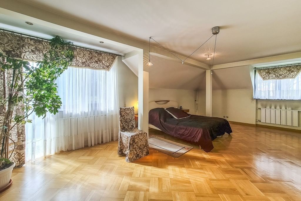 Dom 14 pokojowe na Sprzedaż