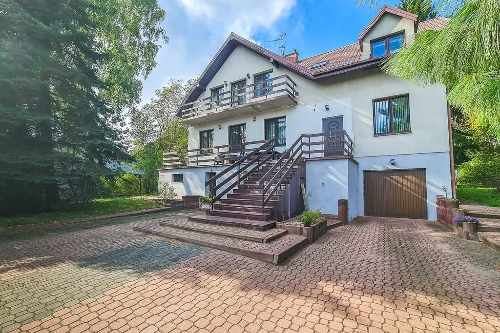 Dom 14 pokojowe na Sprzedaż