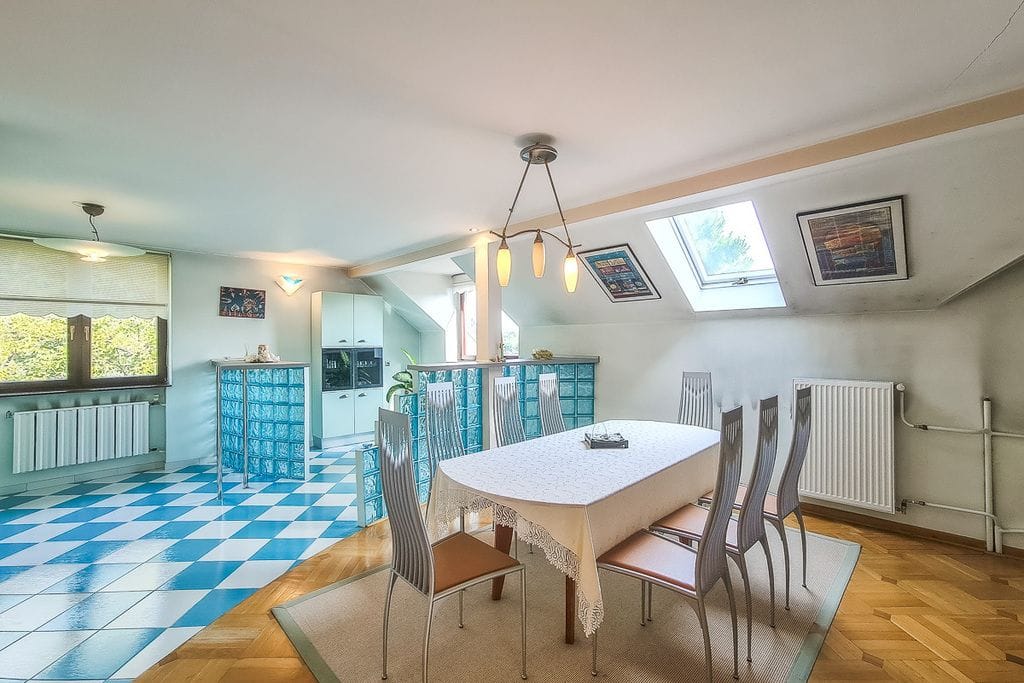 Dom 14 pokojowe na Sprzedaż