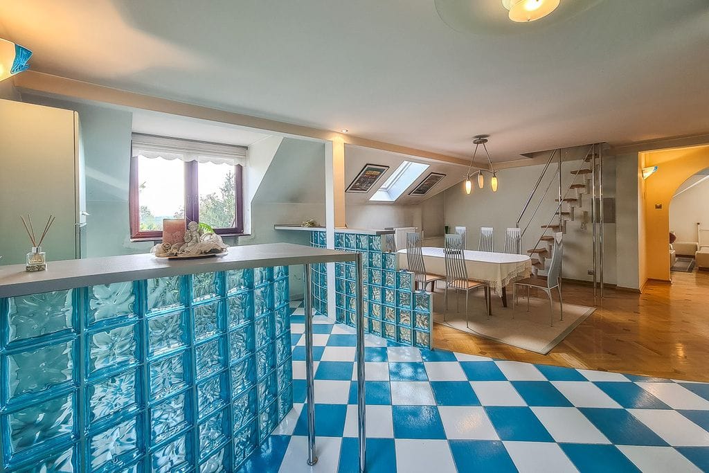 Dom 14 pokojowe na Sprzedaż