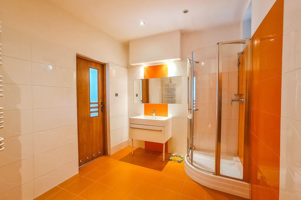 Dom 14 pokojowe na Sprzedaż