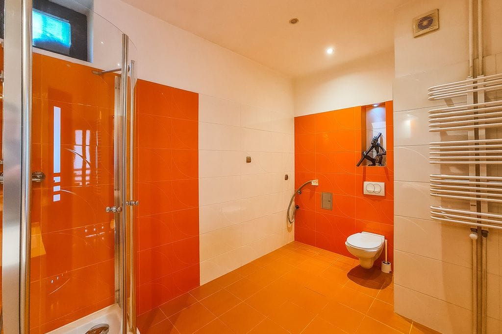 Dom 14 pokojowe na Sprzedaż