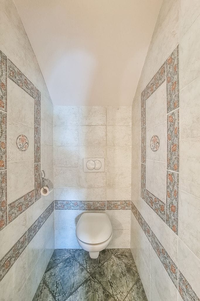 Dom 14 pokojowe na Sprzedaż