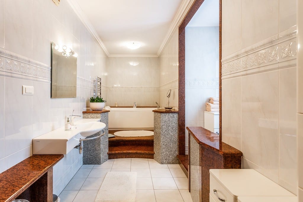 Dom 8 pokojowe na Sprzedaż