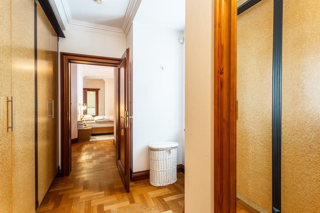 Dom 8 pokojowe na Sprzedaż