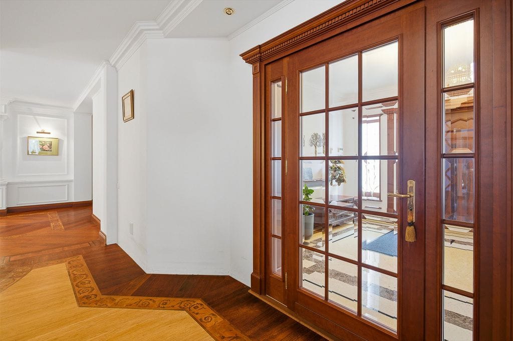 Dom 8 pokojowe na Sprzedaż