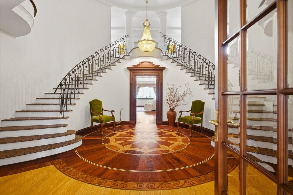 Dom 8 pokojowe na Sprzedaż