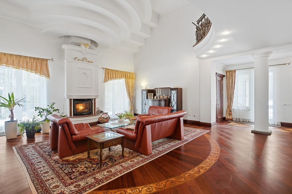 Dom 8 pokojowe na Sprzedaż