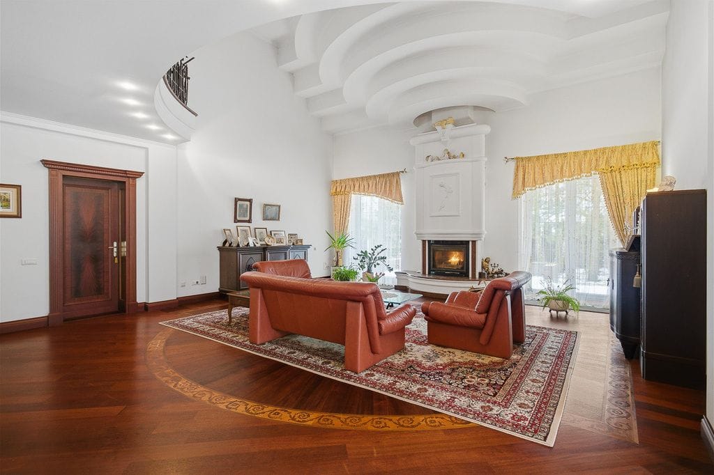 Dom 8 pokojowe na Sprzedaż