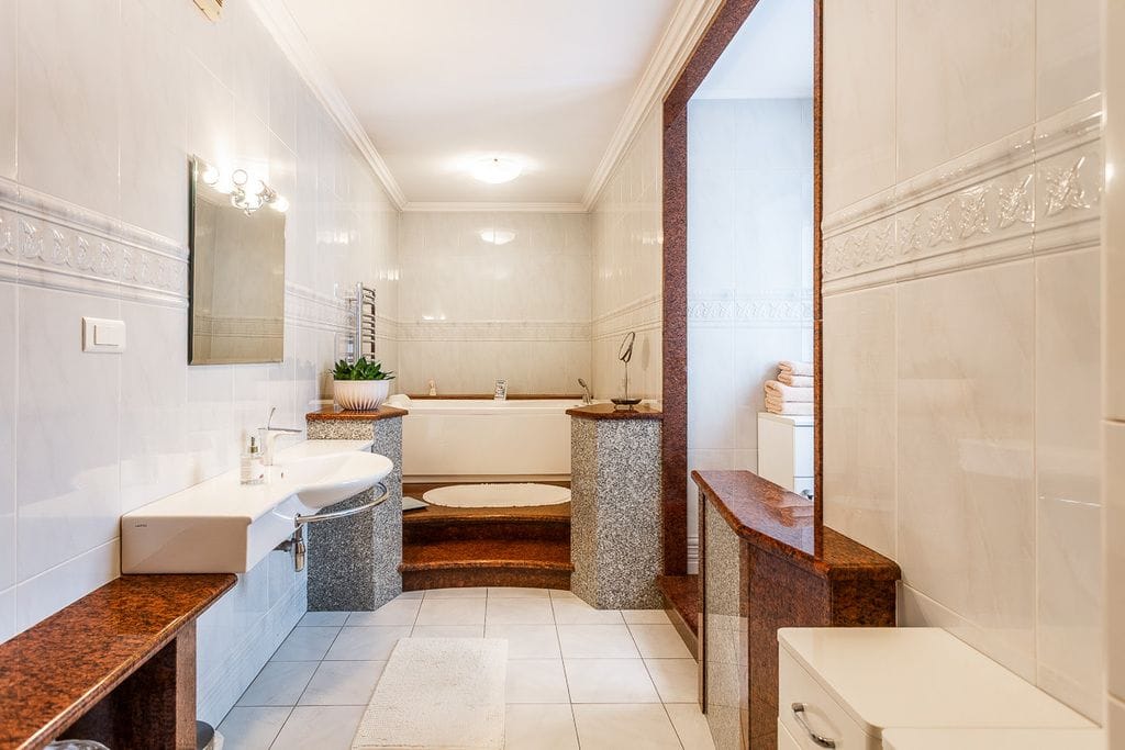 Dom 8 pokojowe na Sprzedaż