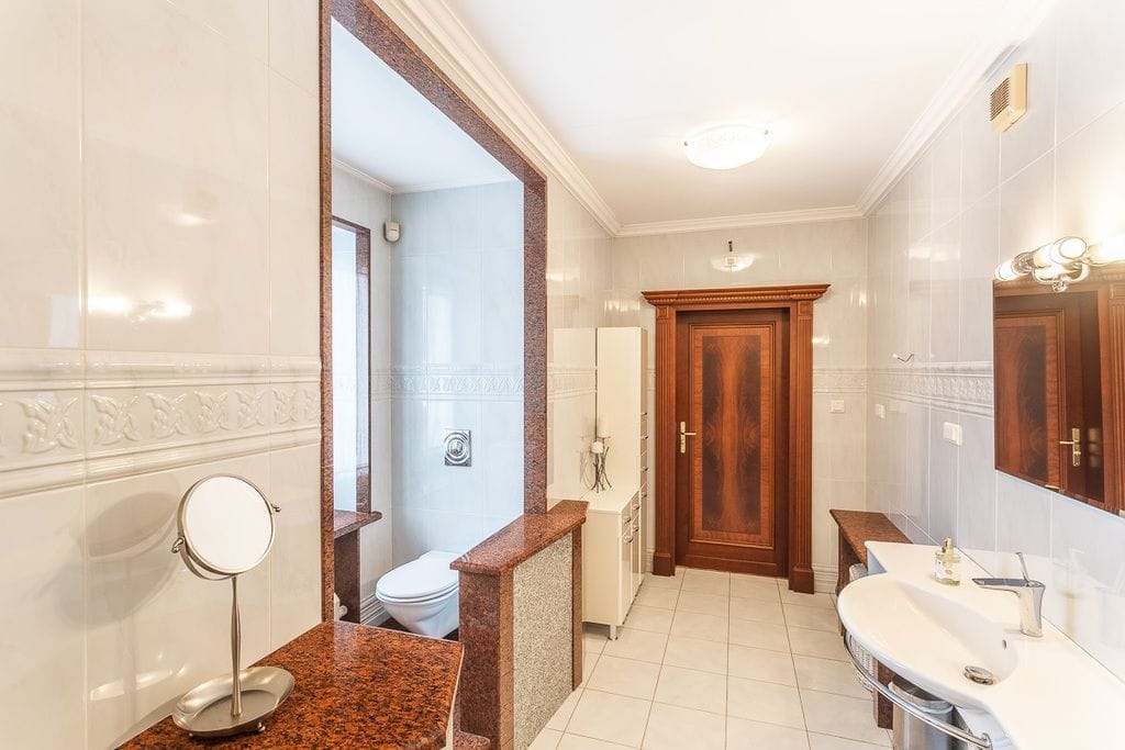 Dom 8 pokojowe na Sprzedaż