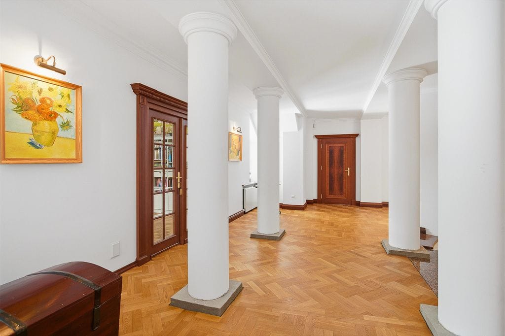 Dom 8 pokojowe na Sprzedaż