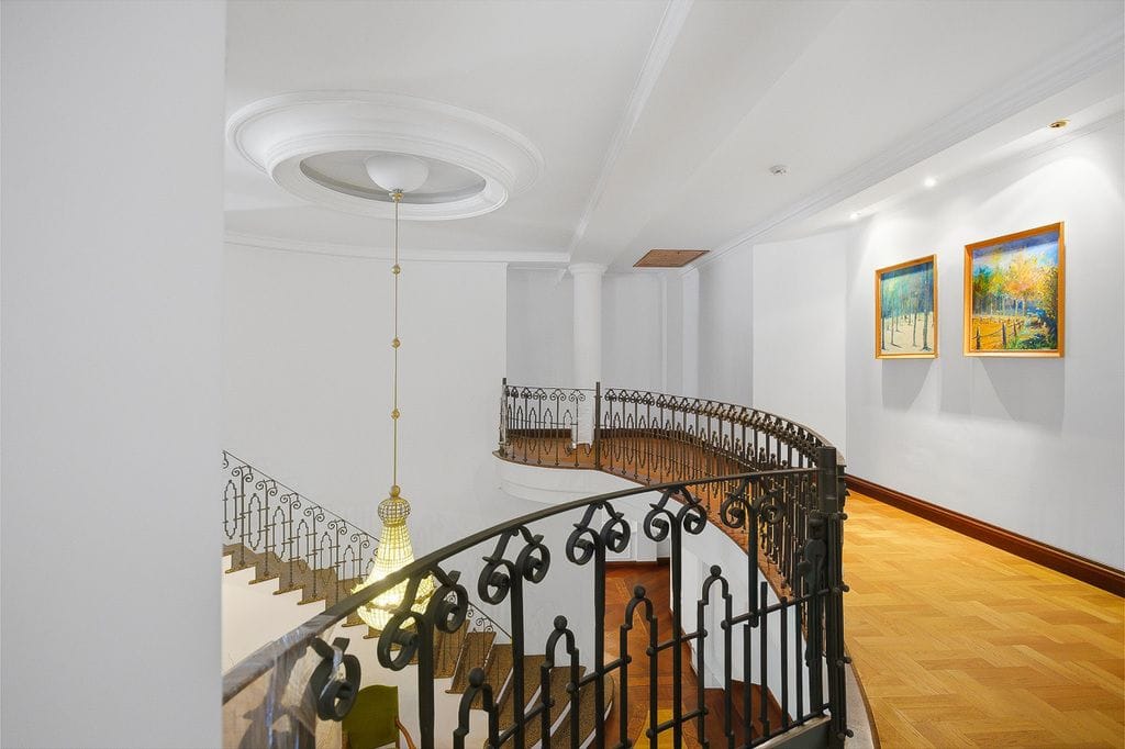 Dom 8 pokojowe na Sprzedaż