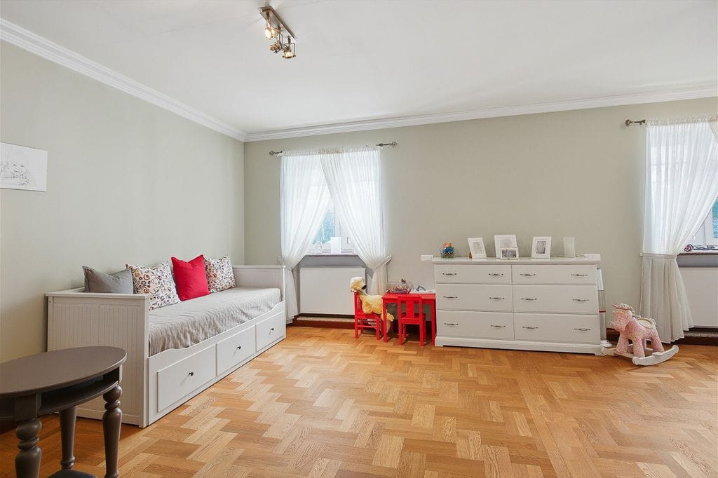 Dom 8 pokojowe na Sprzedaż