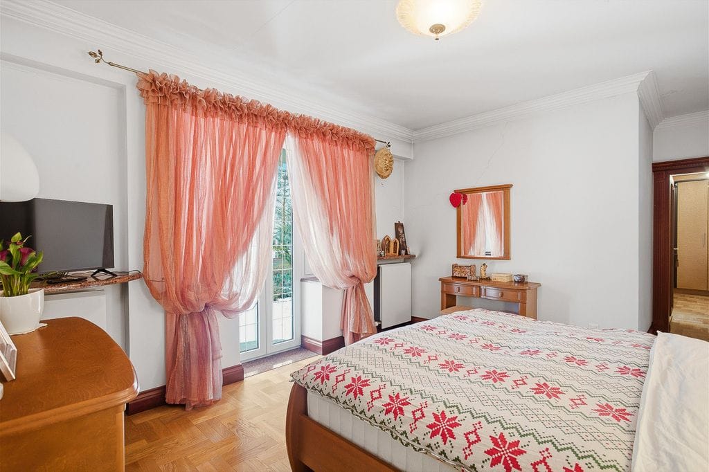 Dom 8 pokojowe na Sprzedaż