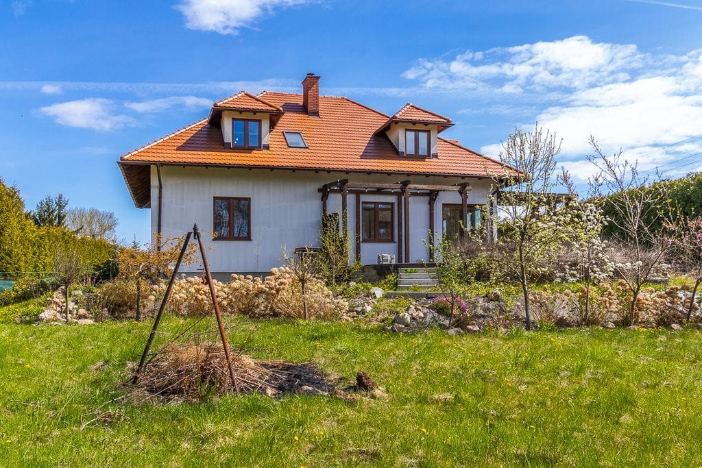 Dom 6 pokojowe na Sprzedaż
