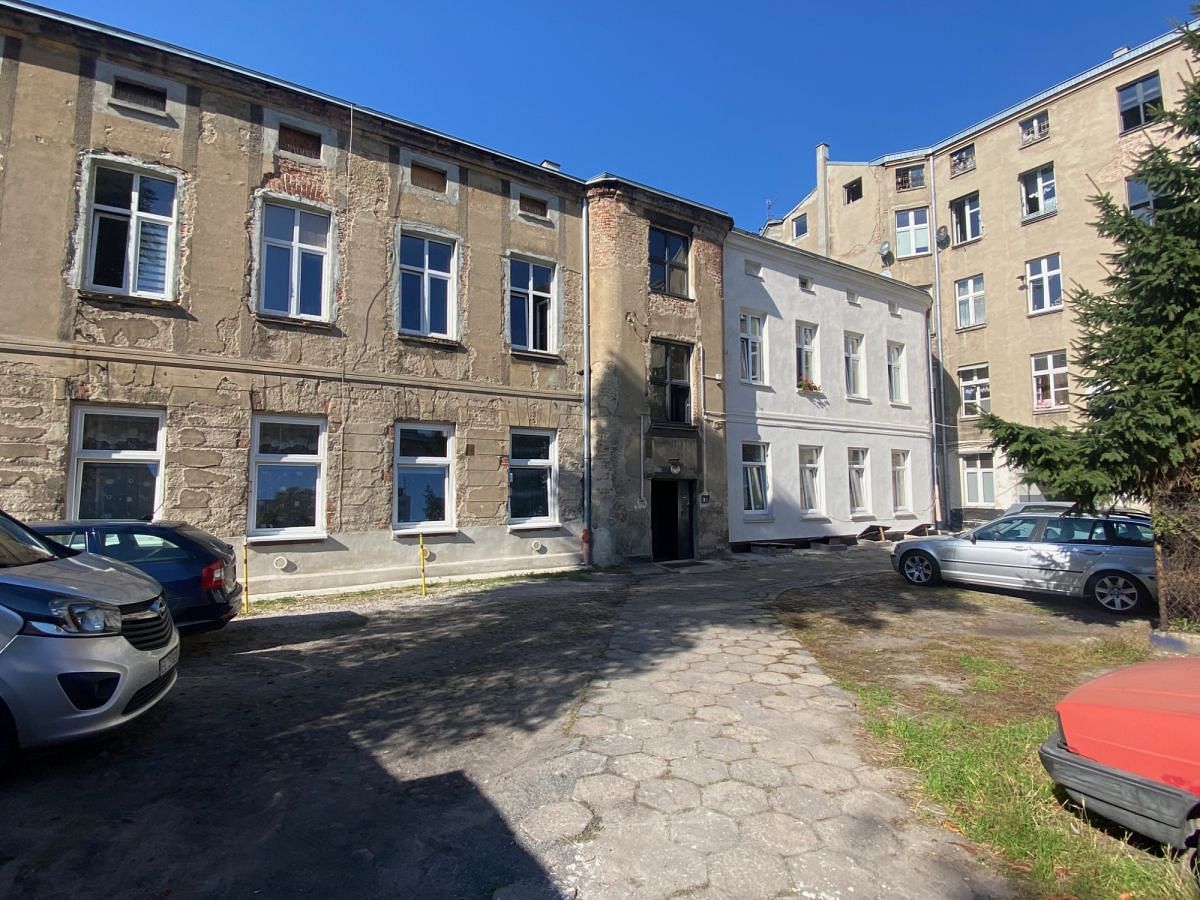 Dom 33 pokojowe na Sprzedaż