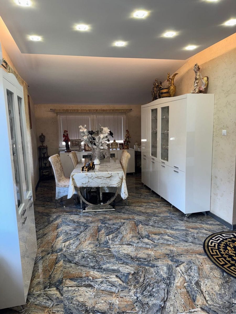 Dom 6 pokojowe na Sprzedaż