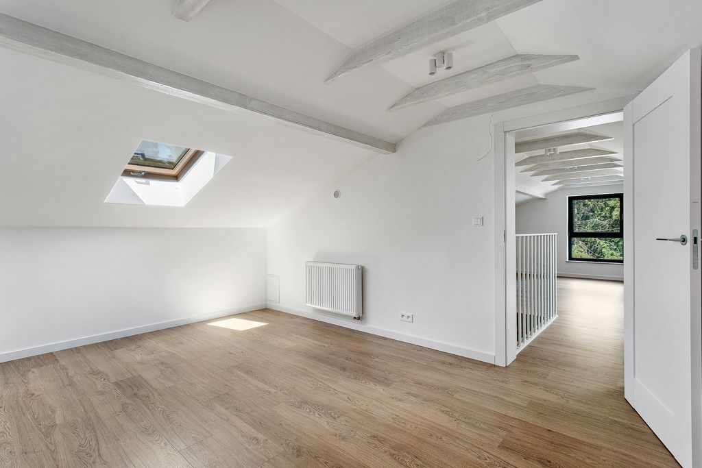 Dom 6 pokojowe na Sprzedaż