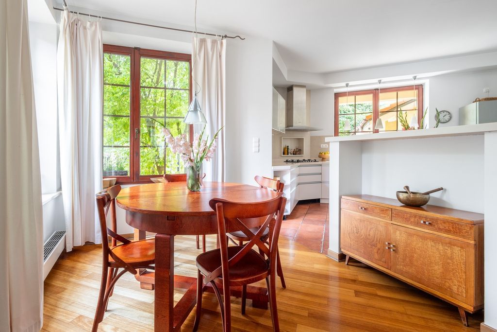 Dom 6 pokojowe na Sprzedaż