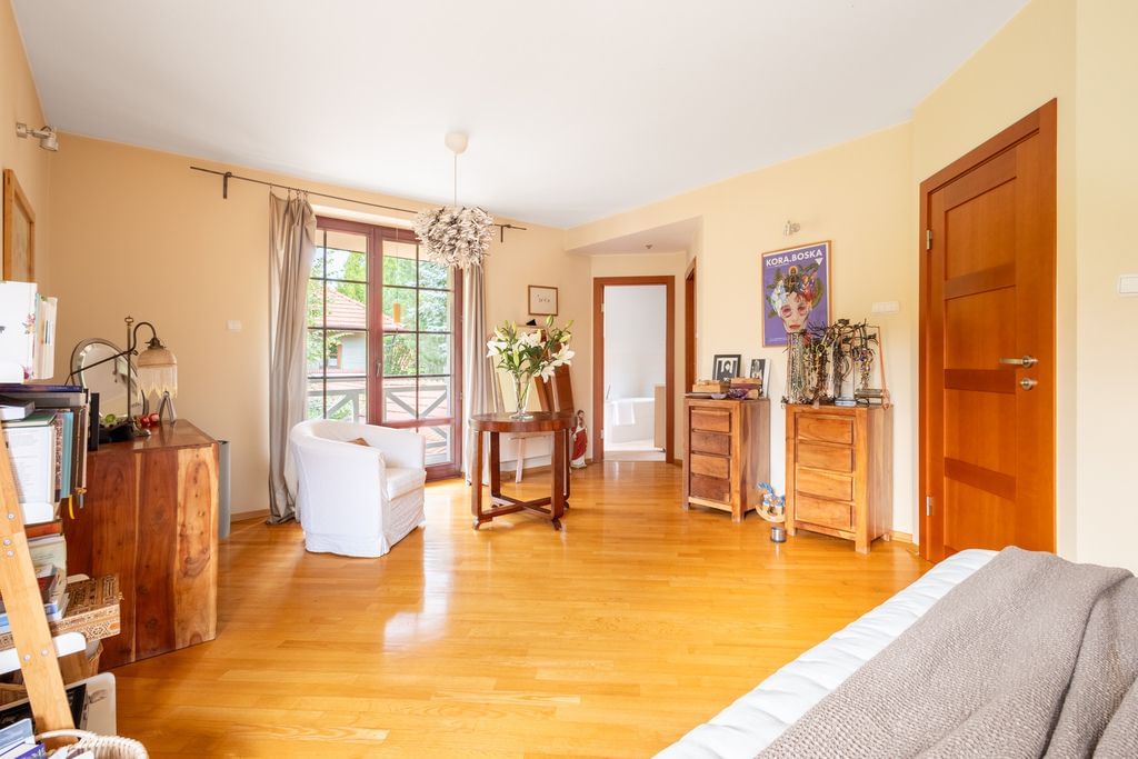 Dom 6 pokojowe na Sprzedaż